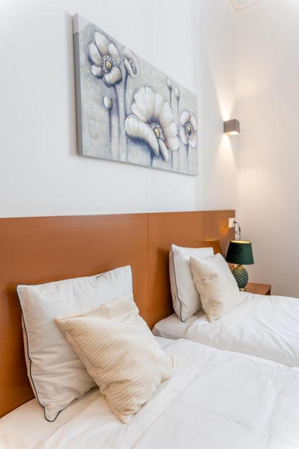 Guest House - Palacio Diana เอโวรา ภายนอก รูปภาพ